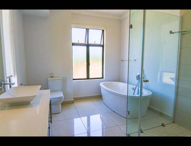 3 BEDROOM HOUSE FOR SALE IN MIDSTREAM ESTATE